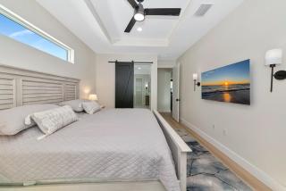 Bright New Home Family Oasis Near the Shore - 2