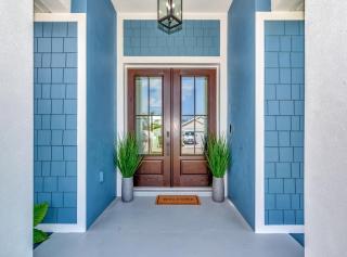 Bright New Home Family Oasis Near the Shore - 8