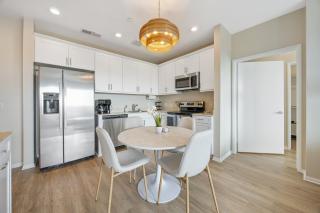 LUX Oasis North Park, King Beds, Workspaces, Parking - 1