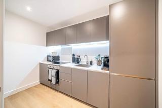 Unique 2-Bed, 2-Bath Apartment with Private Terrace, Near Leeds Bus Station & City Centre - 2