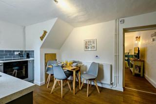 Pinnacle Cottage - 2