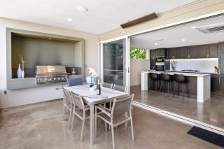 Bayscape - Modern Beachside Retreat with Ocean View - 1