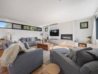 Beach Haven - A Year-Round Retreat by the Sea - 9