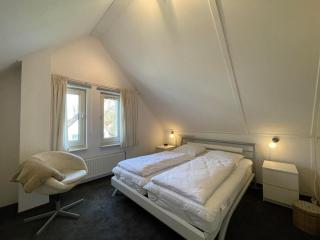 Chalet in Friesland near Large Lakes - 6