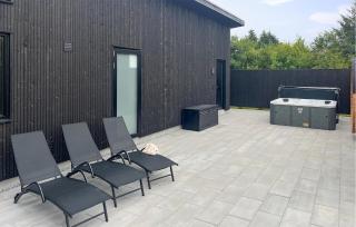 5 Bedroom Stunning Home In Hadsund - 1