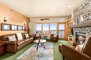 Amazing Lake View King Suite, Kitchen & Pools - Two Harbors - 0