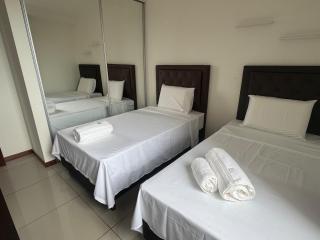 Beautiful Family Apartment with Pool WiFi Central Team - 2