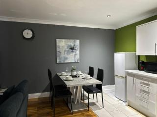 Elegant 1BD, Gym, Parking, Bus to Airport, Sleeps4 - Edinburgh - 3