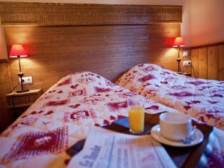 Spacious Chalet w Sauna - 4