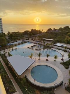 Beautiful Apartment Suite with Sea View - 9