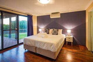 Bondys Beach House - Panoramic Beachside Living - 6
