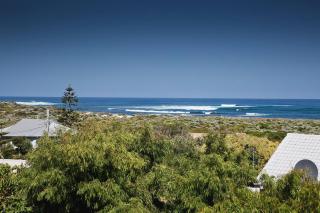 Bondys Beach House - Panoramic Beachside Living - 4