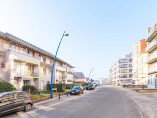 Apartment in St-Idesbald near the Sea, cleaning included - 3