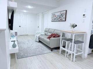 Cozy 2BR Basement Rosenthal Stay by WEM with private entrance - 9