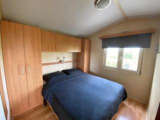 Chalet in Wiringherlant with Garden Terrace - Hippolytushoef - 7