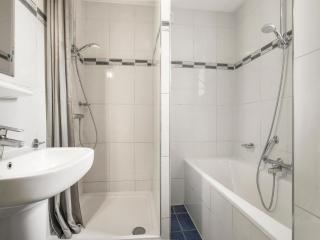 Spacious Home with Garden - Brouwershaven - 1