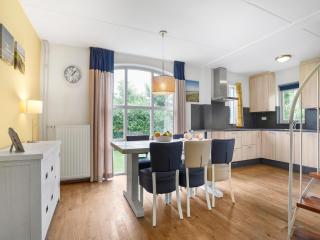 Spacious Home with Garden - 5