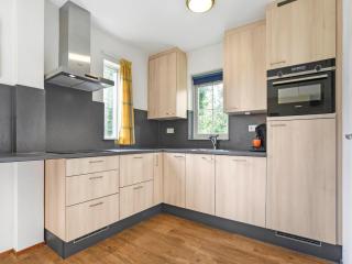 Spacious Home with Garden - 6