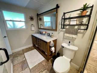 Charming Claremont 4BR Pool Home - 5