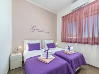 Villa in Novigrad with Private Pool - 5
