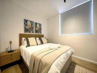 Modern 1BD Apartment with Pool & Braai George - 8