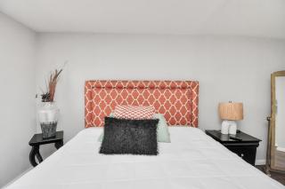 Heights 1BR Near Downtown - 7