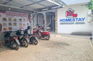RedDoorz at Homestay FN99 Jepara - 4