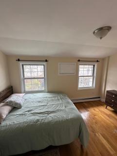Cozy Queens Escape - 0