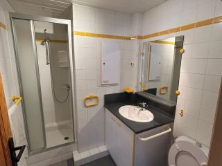 Appartement rénové cosy au centre de Super Besse - FR-1-814-119 - 6