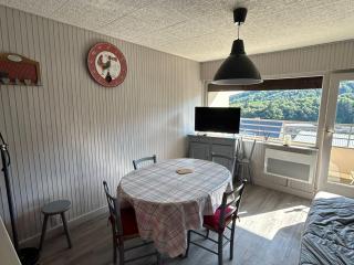 Appartement rénové cosy au centre de Super Besse - FR-1-814-119 - 5