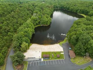 Pocono Retreat - Hot Tub, Sauna, Lake Access - 1