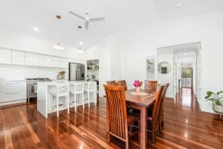 Spacious Queenslander Retreat - 1