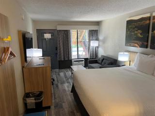 Days Inn by Wyndham Branson Ozarks - 2