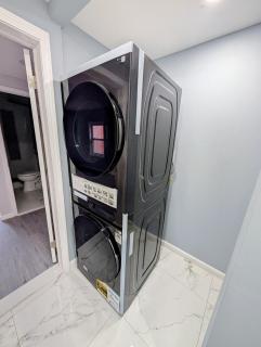 MUTED - Newly Renovated 2B 2BA apt! mins to PATH & NY! - 4