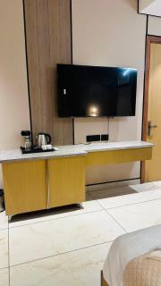 J Residency Near Nizamuddin Railway Station - 9