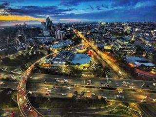 Stylish, Modern and Central 2B Apt with Stunning Views - 6