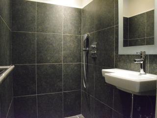 Villa with hottub in calm area - 1