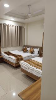 Shri ShyamRaj Hotel Ujjain - 1