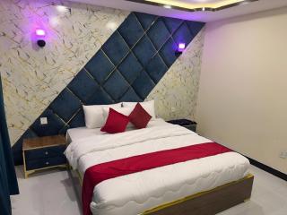 Decent Luxury Guest House F-11 - 9