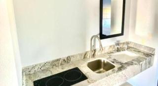 Americas Best Value Inn Gonzales - 6