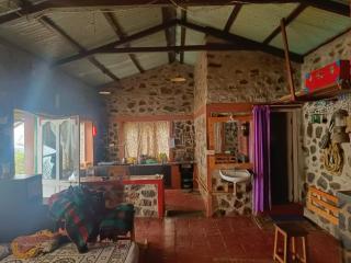 HIPPIE HUTS - 6