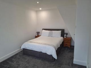 Cosy 2-Bed House in Manchester - Manchester - 2