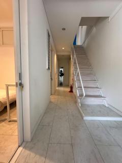 3BR Entire Home, 1 Min to Midosuji Line, Sleeps 10 - 5