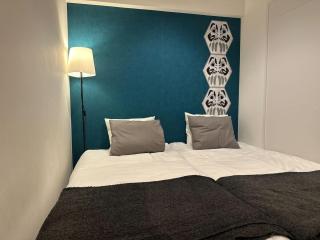 3BR Entire Home, 1 Min to Midosuji Line, Sleeps 10 - 2