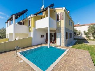 Holiday Home in Novigrad with Private Pool - 0