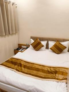 Shri ShyamRaj Hotel Ujjain - Ujjain - 3