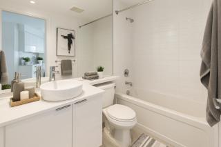 Sleek 2 Bedroom Getaway in the Heart of Vancouver - 1