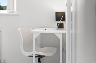 Modern 4BR, Sleeps 8, 3 bath, free parking, perfect for Contractors and long stays - 1