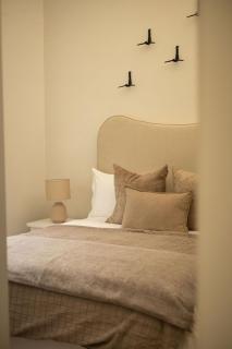 Right Lane Mews Apartment 6 - 9