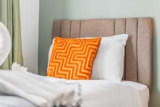 Bright & Homely Birmingham Escape! - 4